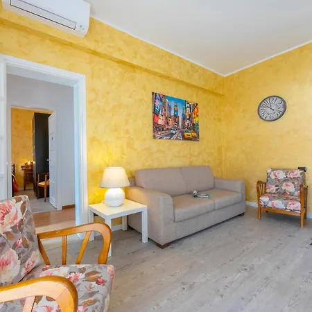 La Maison Fleurie Апартаменты Дезенцано-дель-Гарда