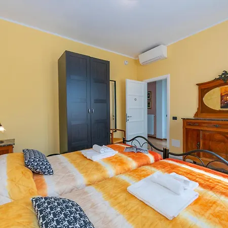 Apartment La Maison Fleurie Desenzano del Garda