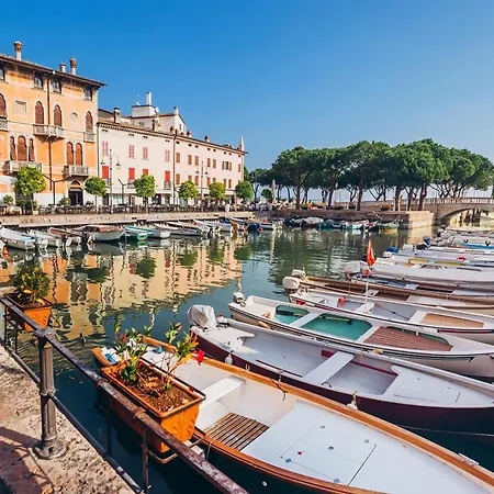 La Maison Fleurie Apartment Desenzano del Garda