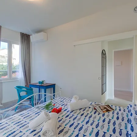 La Maison Fleurie Апартаменты *