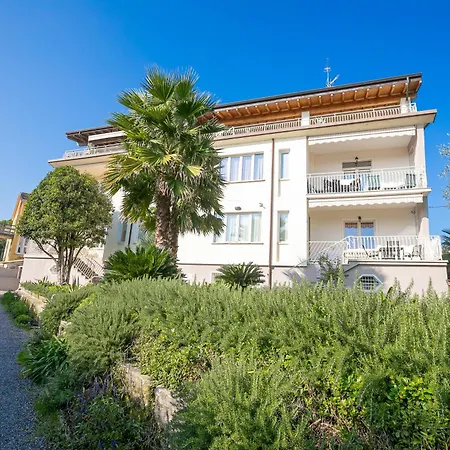 Apartamento La Maison Fleurie Desenzano del Garda