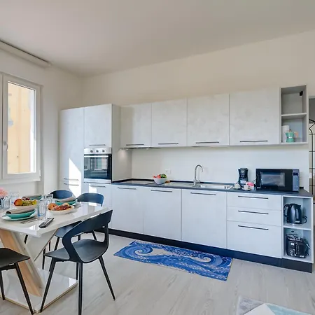 Апартаменты La Maison Fleurie *
