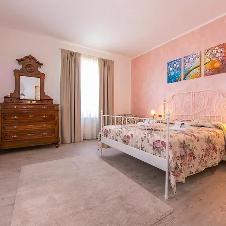 La Maison Fleurie